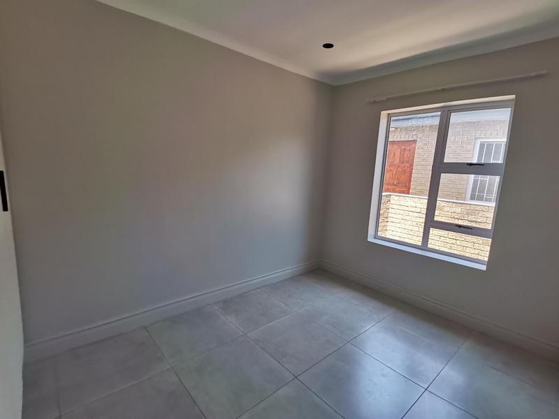 2 Bedroom Property for Sale in Goodwood Central Western Cape